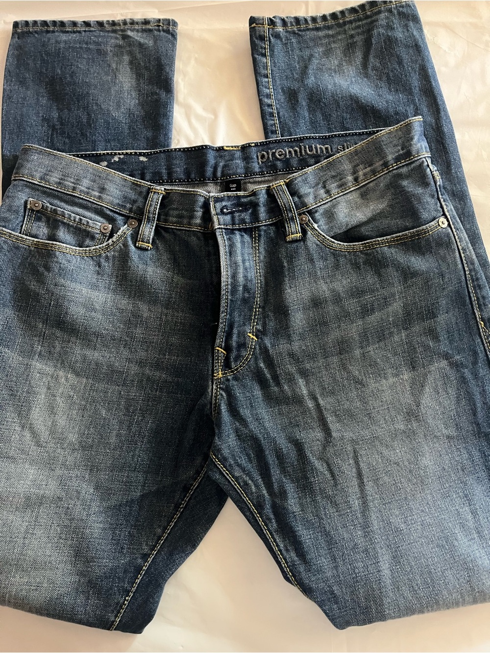 GAP Straight Jeans in Washed Blue